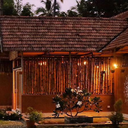 Pura Vida Varkala Hotel Bagian luar foto