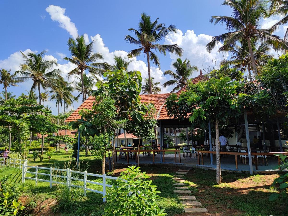 Pura Vida Varkala Hotel Bagian luar foto