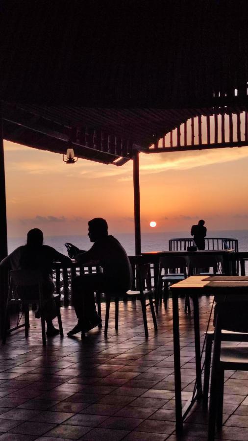 Pura Vida Varkala Hotel Bagian luar foto