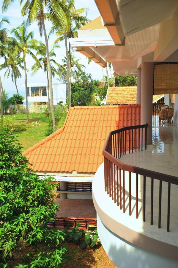 Pura Vida Varkala Hotel Bagian luar foto