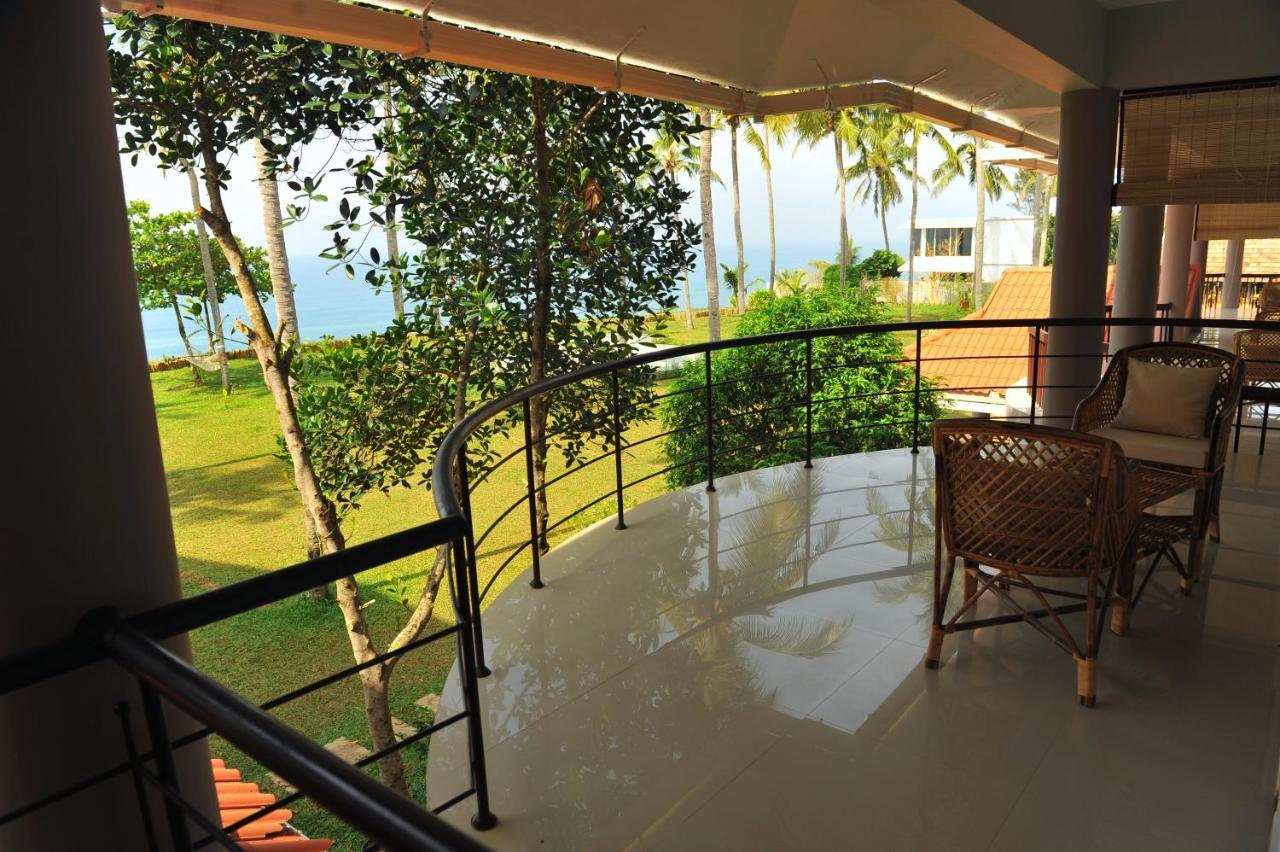 Pura Vida Varkala Hotel Bagian luar foto